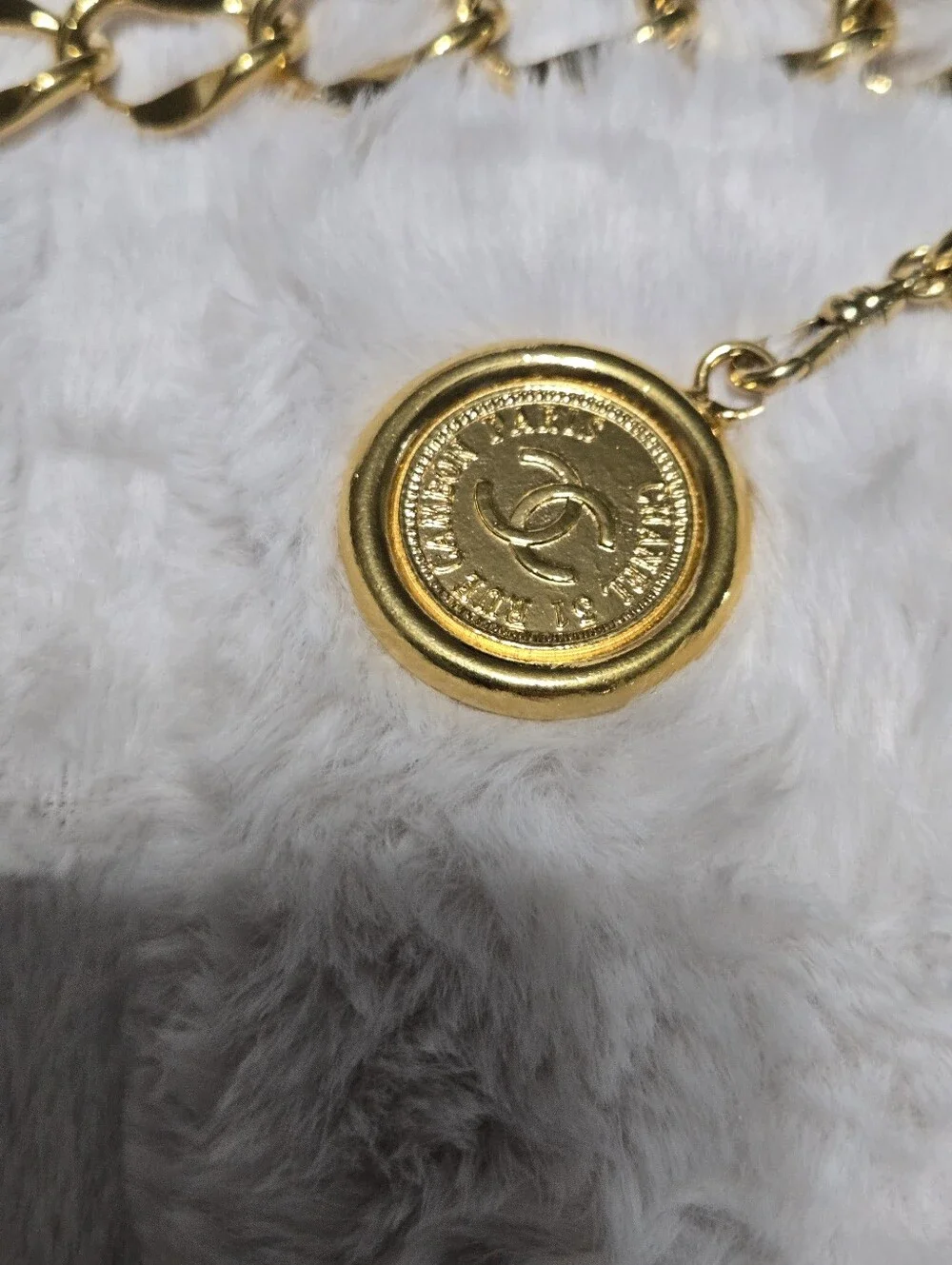 🔥 CHANEL 1950-1970 CC Gold Plated Logo Plate Rue Cambon Medallion Chain 🔥